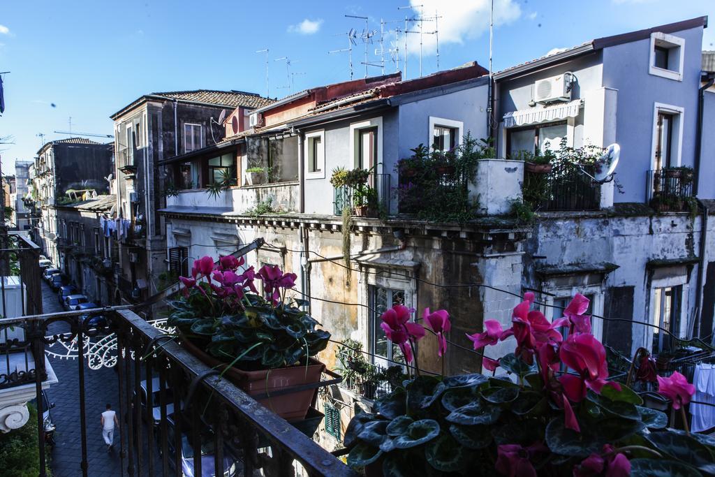 Bellini Apartment Catania Bagian luar foto